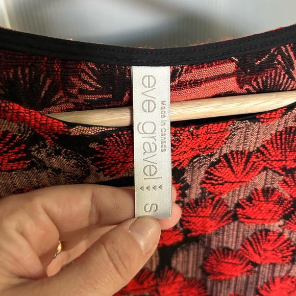 Eve Gravel Red and Black dress - Picture 3 of 9